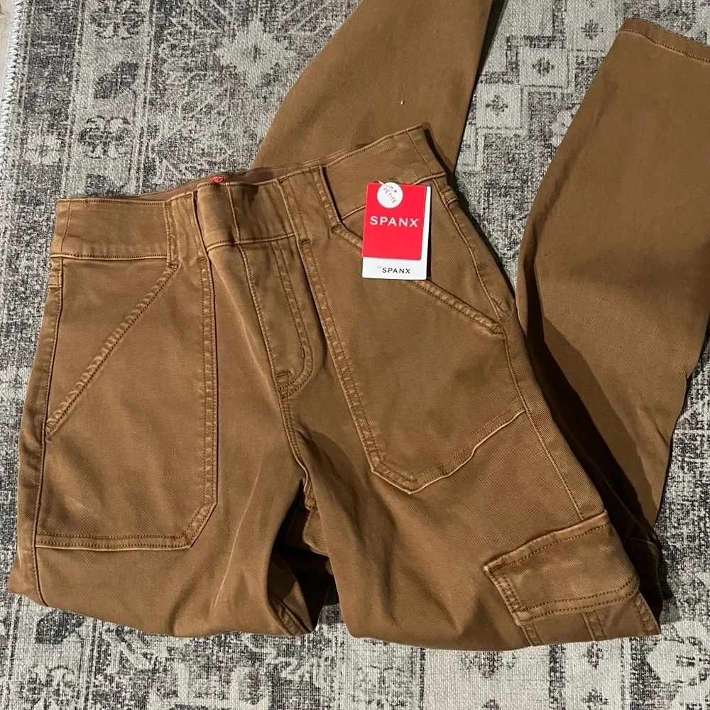 Spanx Stretch Twill Ankle Cargo Pants, Honey Glow, size Small Petite, NWT